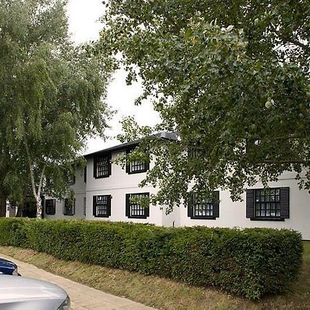 Premier Inn Cobham Cobham  Exteriör bild