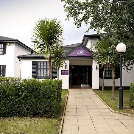 Premier Inn Cobham Cobham  Exteriör bild