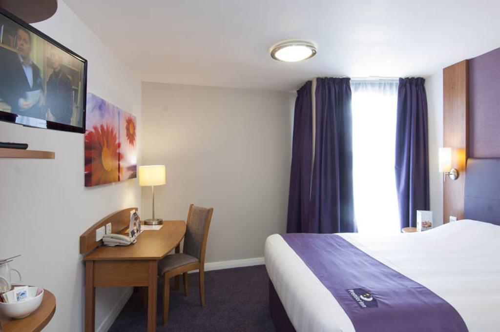 Premier Inn Cobham Cobham  Rum bild