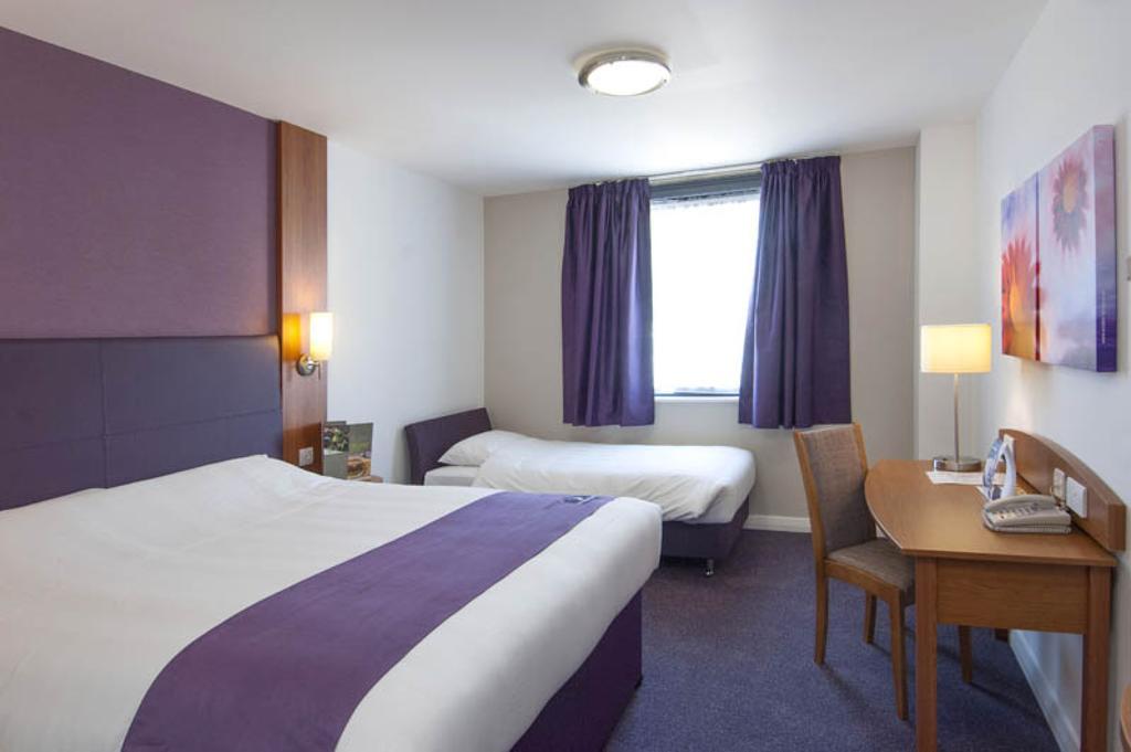 Premier Inn Cobham Cobham  Rum bild