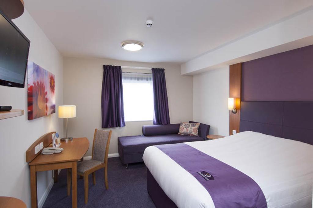 Premier Inn Cobham Cobham  Rum bild