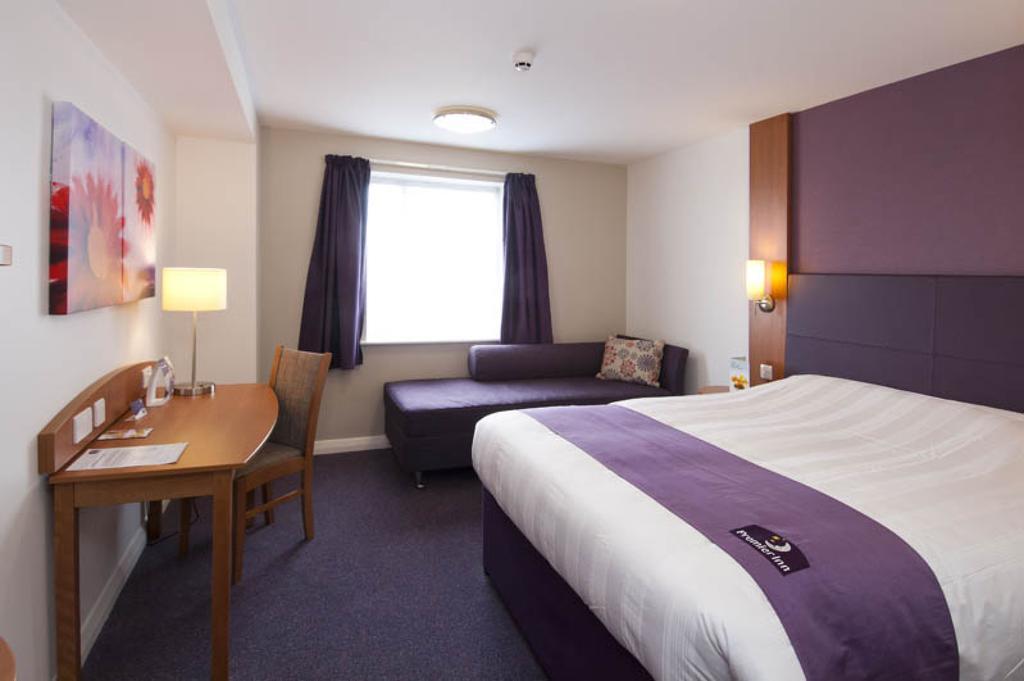Premier Inn Cobham Cobham  Rum bild