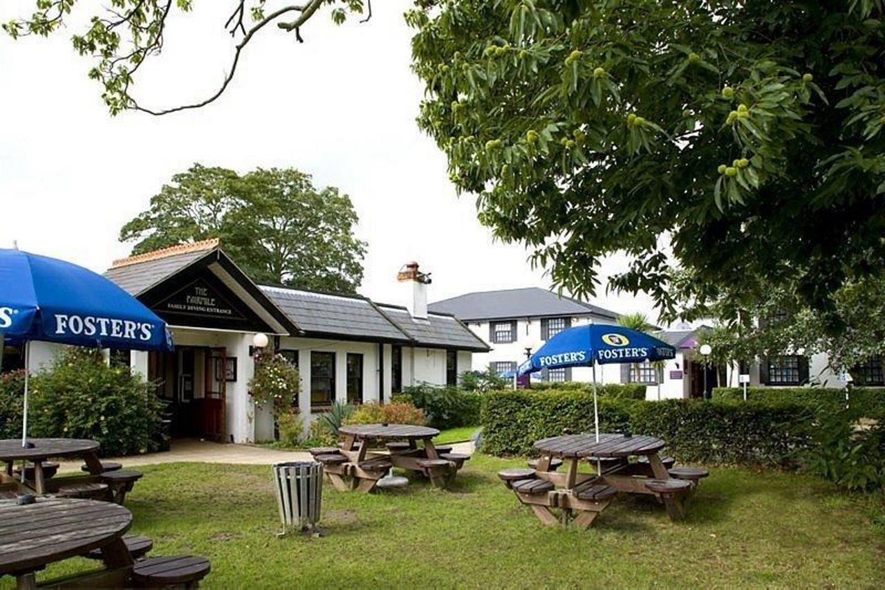 Premier Inn Cobham Cobham  Exteriör bild