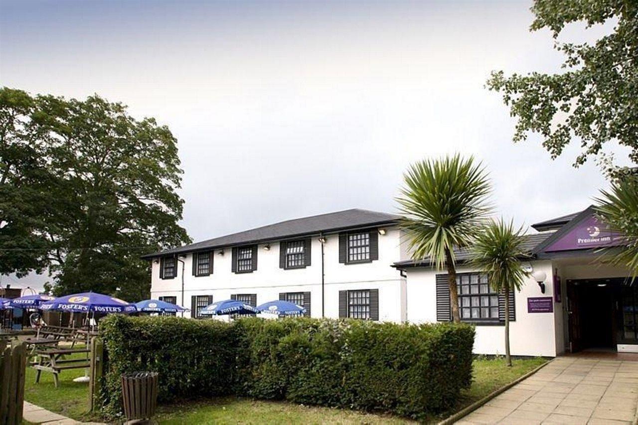 Premier Inn Cobham Cobham  Exteriör bild